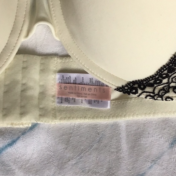 New with tags,40D Bra - Picture 3 of 4